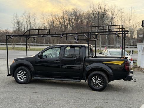 Used 2014 Nissan Frontier SV w/ SV Value Truck Package AWD/4WD image 6