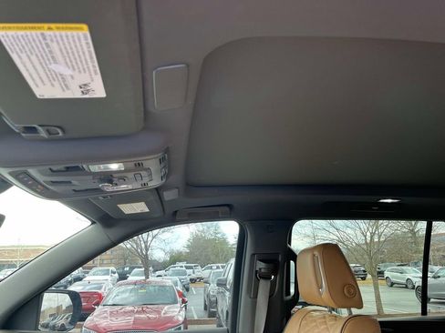 Certified 2022 Cadillac Escalade ESV Sport w/ Touring Package image 30