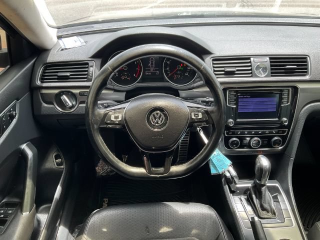 Used 2017 Volkswagen Passat 1.8T R-Line FWD image 17