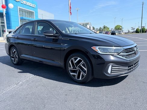 Used 2024 Volkswagen Jetta SEL FWD image 2