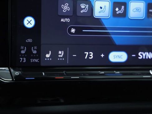 New 2026 Volkswagen Atlas Cross Sport SE FWD image 19