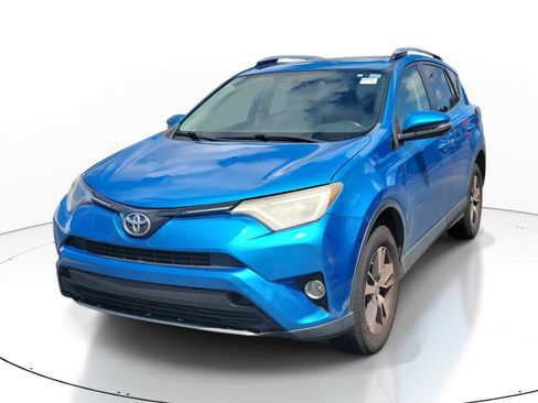 Used 2016 Toyota RAV4 XLE FWD image 3