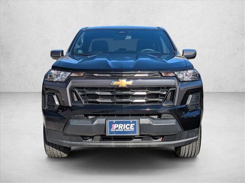 Used 2023 Chevrolet Colorado LT image 2