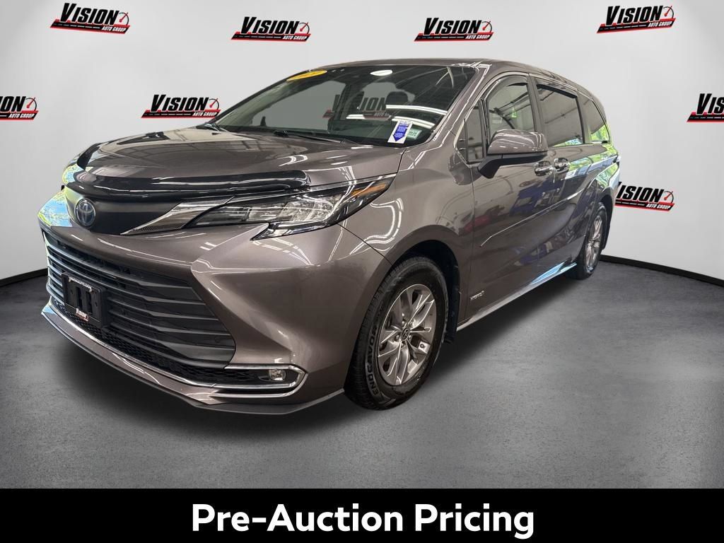 Used 2021 Toyota Sienna XLE FWD 360° Tour