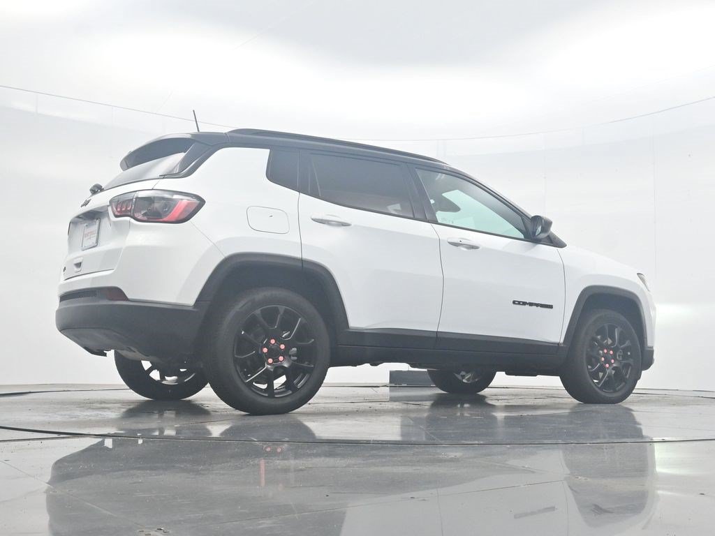 Used 2023 Jeep Compass Latitude AWD/4WD image 29