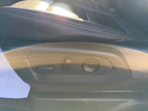 Used 2022 Chevrolet Tahoe Z71 w/ Z71 Off-Road Package image 12