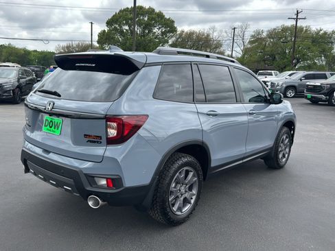 Used 2024 Honda Passport TrailSport image 3