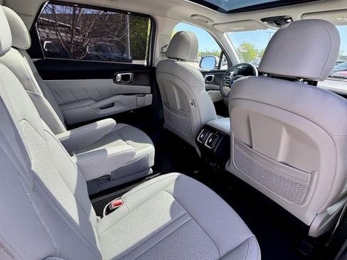 Used 2023 Kia Sorento SX Prestige w/ Panoramic Sunroof Package AWD/4WD image 15