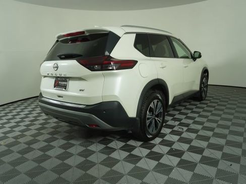 Used 2023 Nissan Rogue SV w/ SV Premium Package image 7