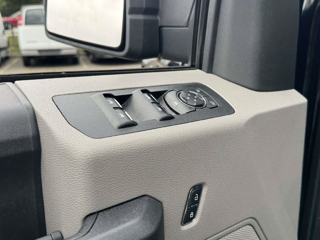 Used 2017 Ford F150 XL w/ Equipment Group 101A Mid AWD/4WD image 19