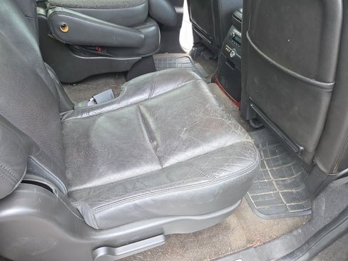 Used 2013 Cadillac Escalade ESV Premium image 19