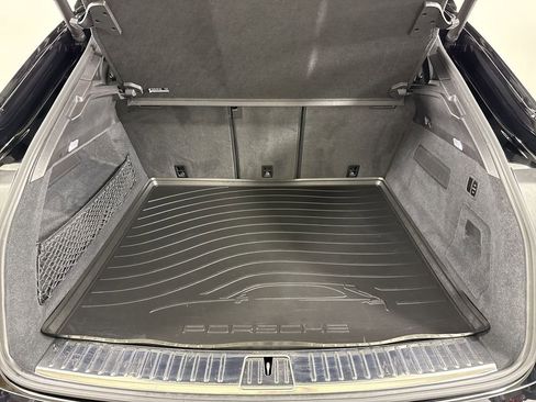 Certified 2024 Porsche Cayenne Coupe AWD/4WD image 20
