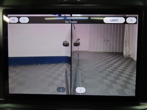 Used 2025 Ford F350 Platinum w/ FX4 Off-Road Package image 20