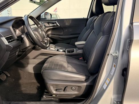 Used 2024 Mitsubishi Outlander Ralliart image 12