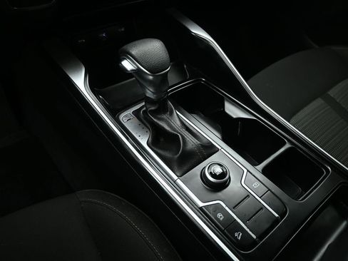 Used 2023 Kia Sorento LX image 18