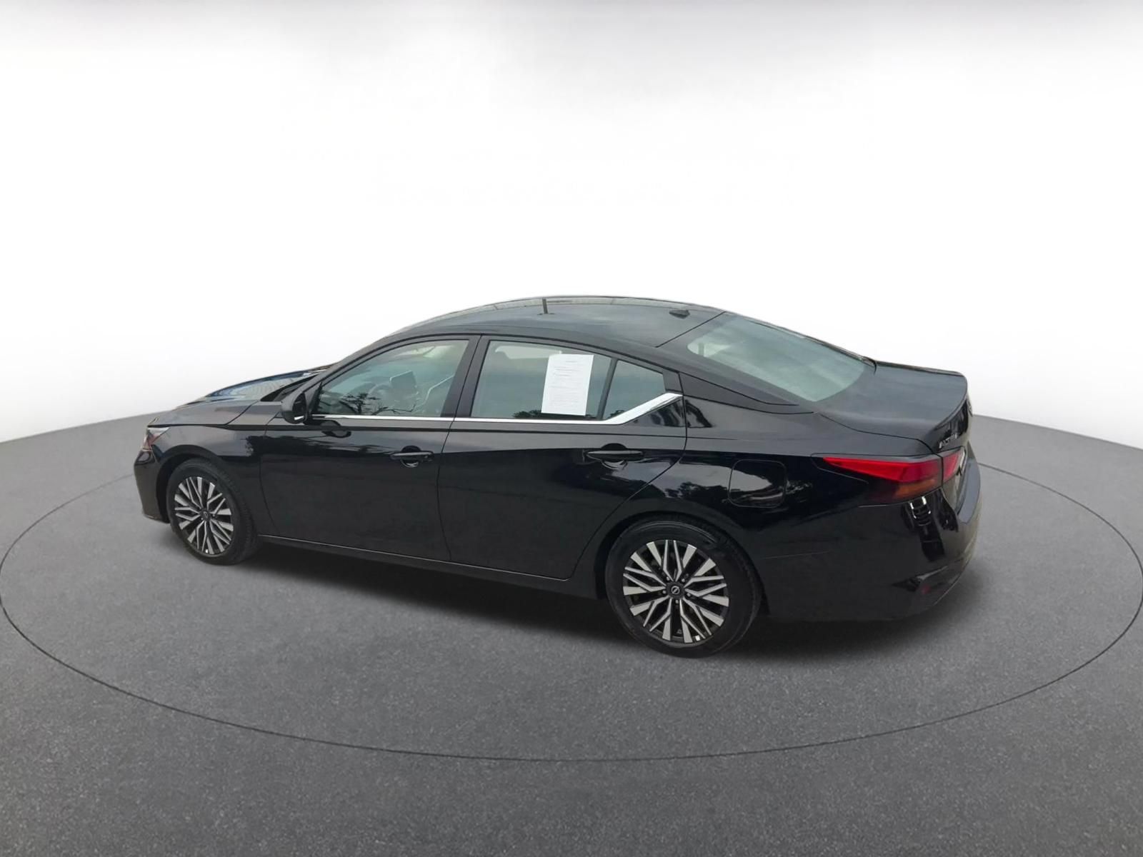 Used 2026 Nissan Altima 2.5 SV FWD image 9