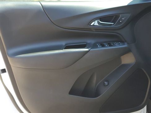 Used 2019 Chevrolet Equinox LT w/ Driver Convenience Package FWD image 5