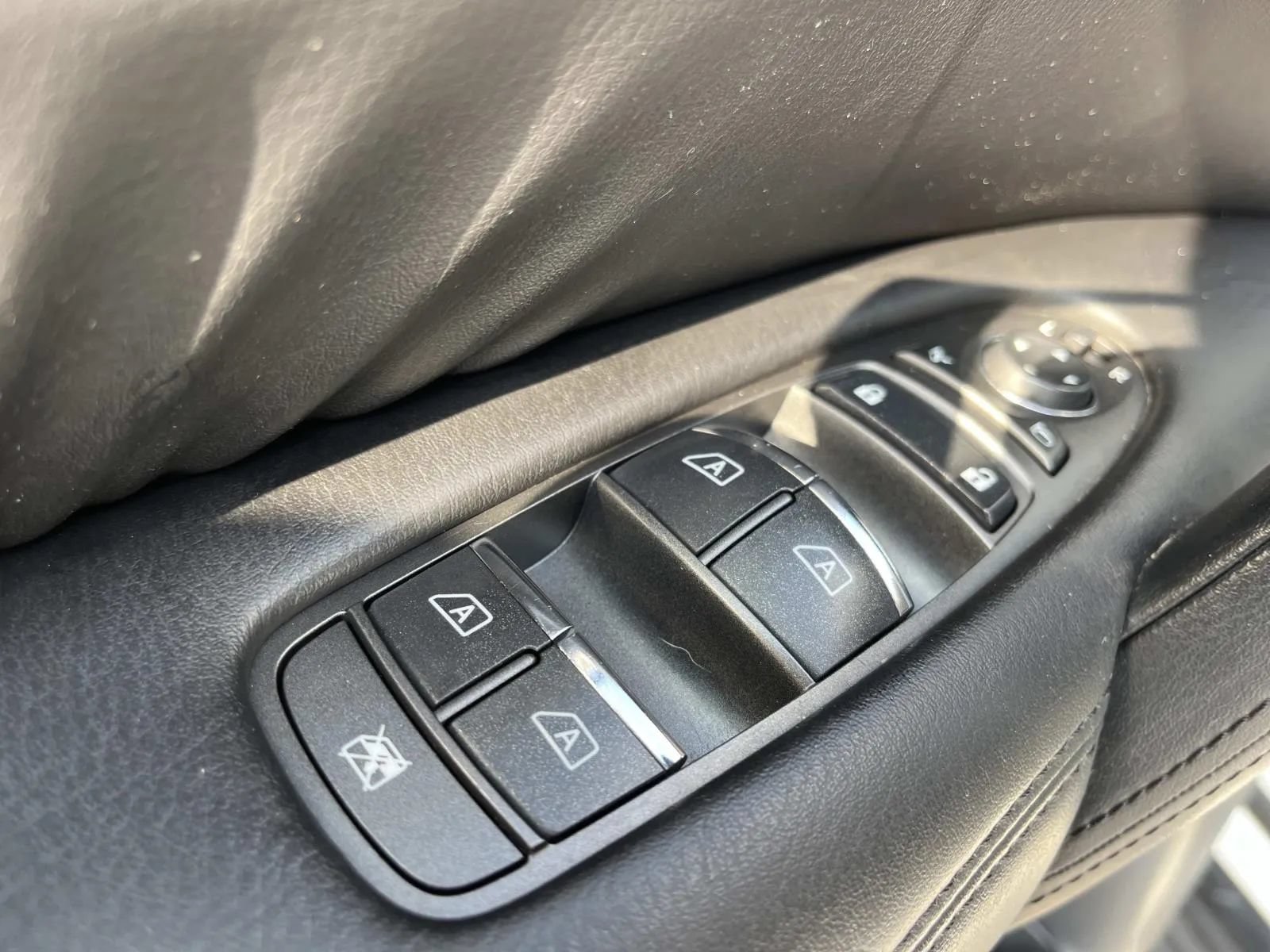 Used 2023 Nissan Armada SL RWD image 32