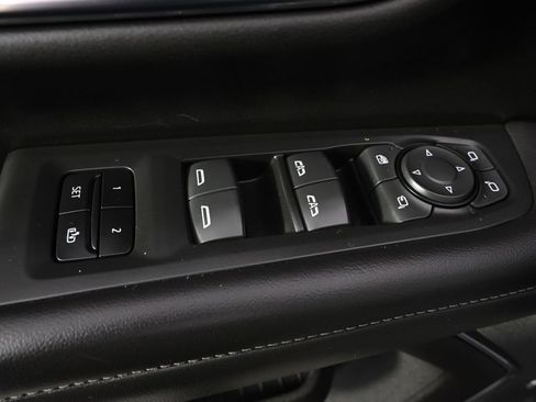 Used 2021 Chevrolet Suburban Z71 w/ Luxury Package AWD/4WD image 24