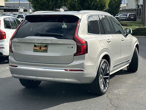 Certified 2025 Volvo XC90 B6 Plus image 4