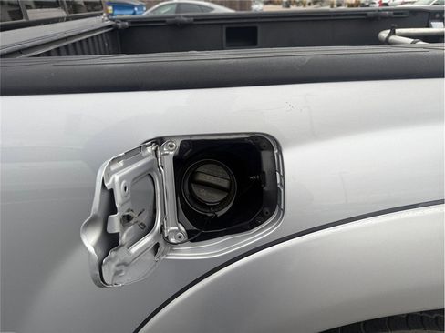 Used 2012 Toyota Tacoma 4x4 Access Cab V6 w/ SR5 Pkg image 49