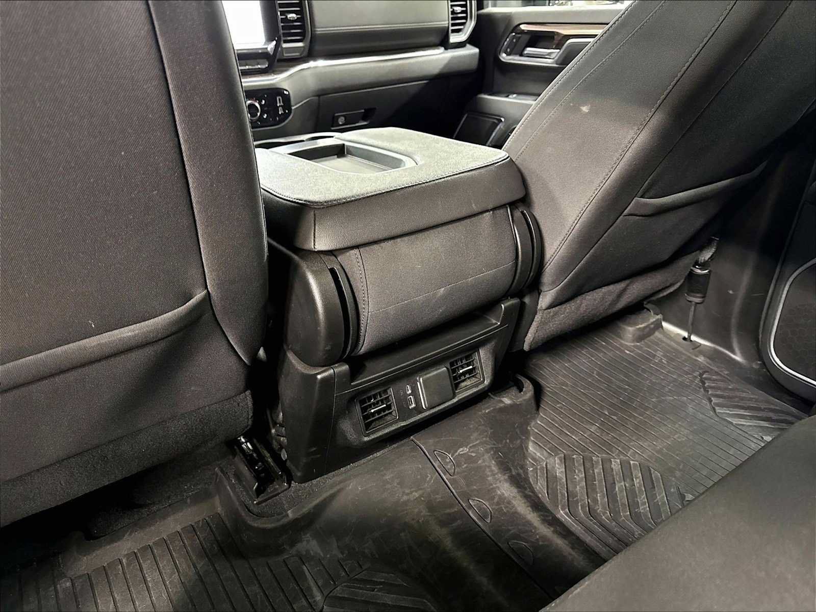 Used 2024 Chevrolet Silverado 2500 LT AWD/4WD image 25