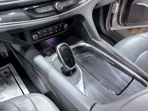 Used 2020 Buick Enclave Essence image 20