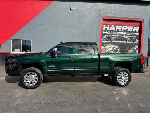 Used 2015 Chevrolet Silverado 2500 High Country w/ Duramax Plus Package image 9