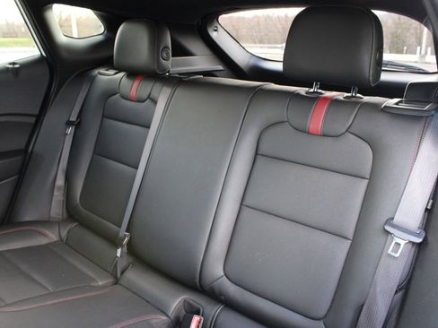 Used 2025 Chevrolet Trax RS w/ Sunroof Package image 15