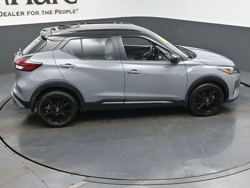 Used 2023 Nissan Kicks SR w/ SR Premium Package FWD image 39