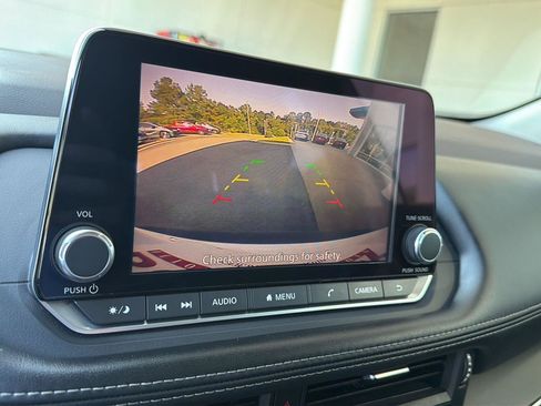 Used 2022 Nissan Rogue S AWD/4WD image 24
