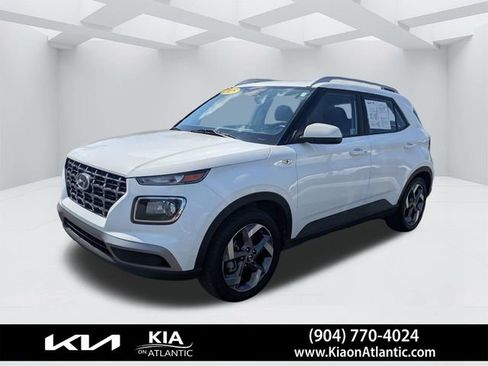 Used 2025 Hyundai Venue SEL image 7