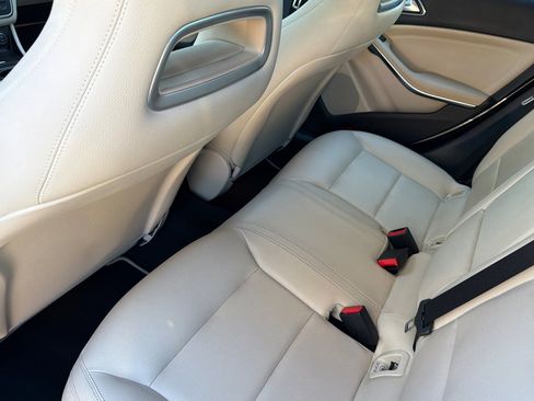 Used 2016 Mercedes-Benz CLA 250 image 14