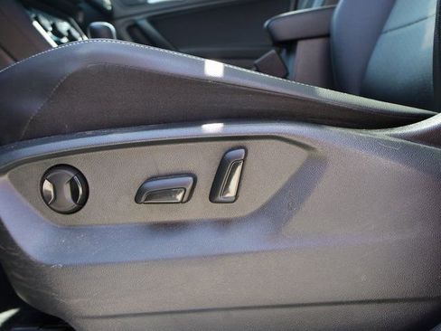 Used 2021 Volkswagen Tiguan SE R-Line image 35