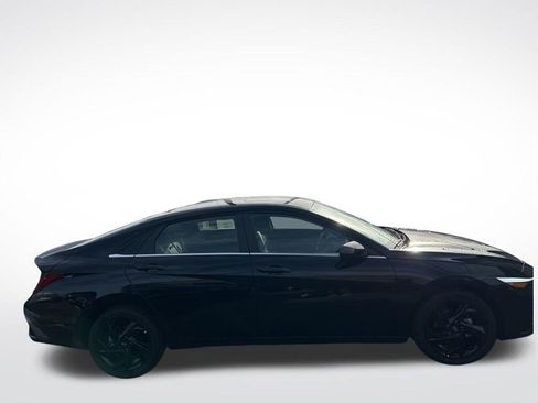 New 2026 Hyundai Elantra SEL Sport Premium FWD image 5