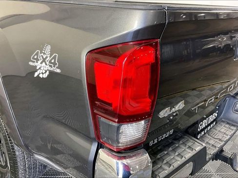 Used 2019 Toyota Tacoma SR5 AWD/4WD image 40