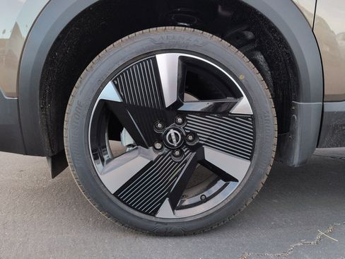 New 2026 Nissan Kicks SR image 8