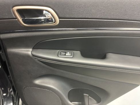 Used 2015 Jeep Grand Cherokee Limited AWD/4WD image 11