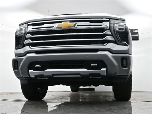 Used 2024 Chevrolet Silverado 2500 High Country w/ High Country Premium Package image 28