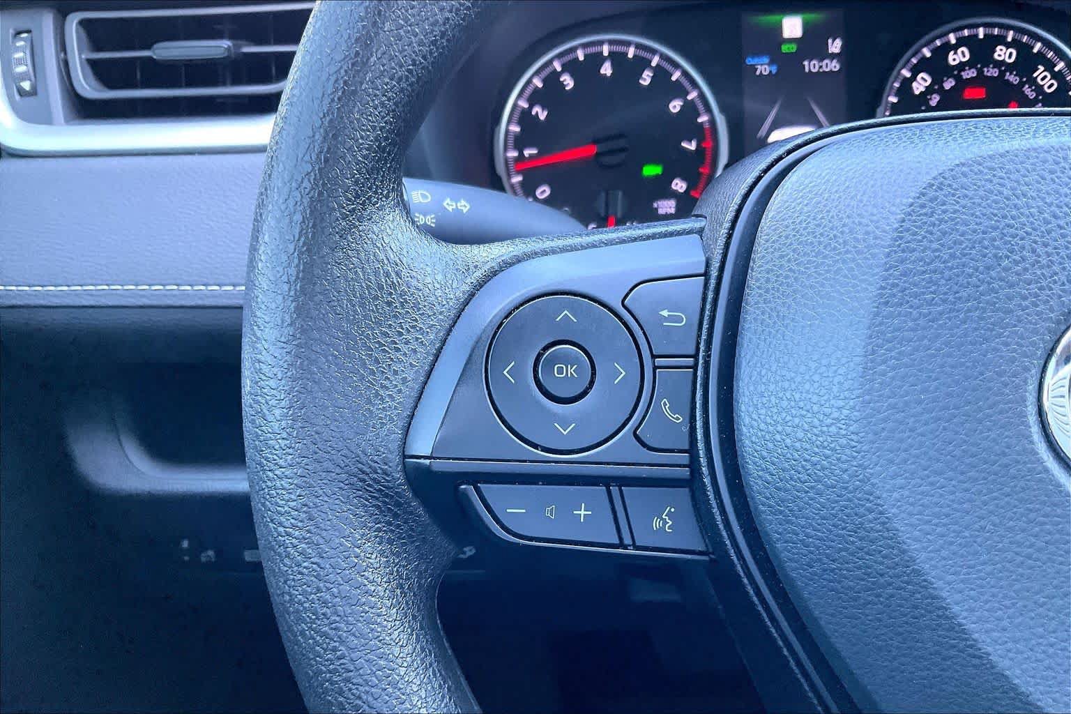 Certified 2022 Toyota RAV4 XLE w/ Convenience Package FWD image 23