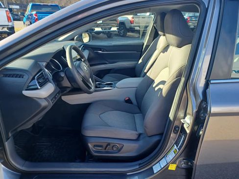 Used 2023 Toyota Camry LE image 7