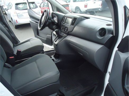 Used 2021 Nissan NV200 S FWD image 18