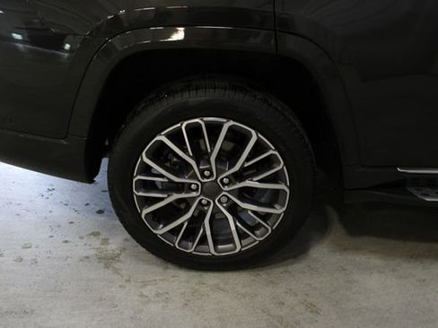 Used 2022 Jeep Grand Cherokee L Summit AWD/4WD image 40