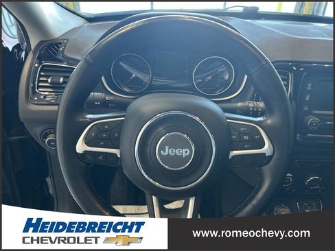 Used 2018 Jeep Compass Latitude image 19