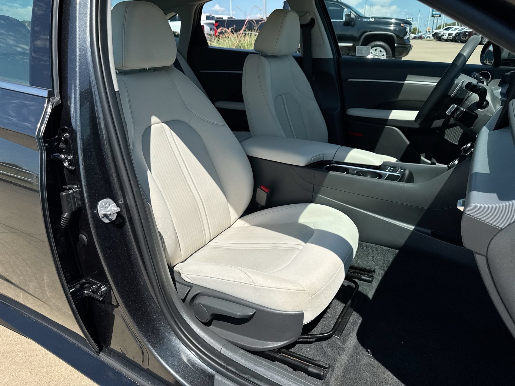 Used 2025 Hyundai Sonata SEL FWD image 24