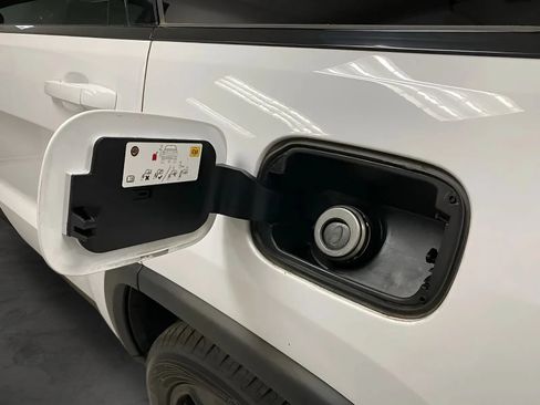 Used 2020 Jeep Grand Cherokee Laredo RWD image 29