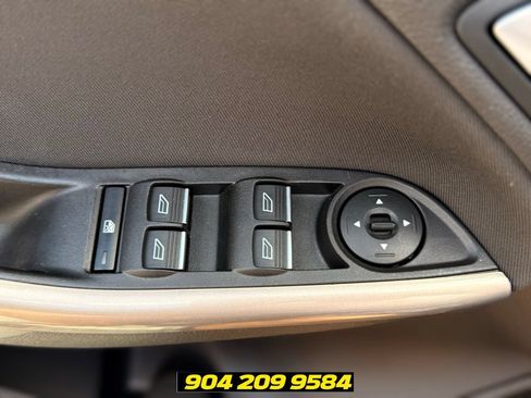 Used 2017 Ford Focus Titanium FWD image 12