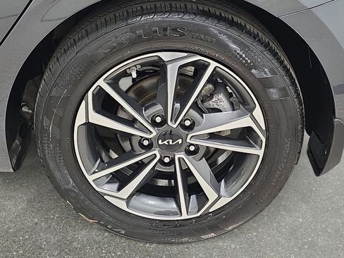 Used 2023 Kia Forte LXS w/ LXS Technology Package image 32