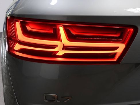 Used 2019 Audi Q7 3.0T Premium Plus w/ Premium Plus Package AWD/4WD image 37