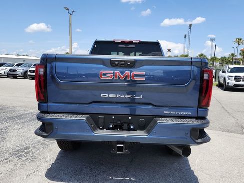 New 2026 GMC Sierra 2500 Denali w/ Denali Reserve Package AWD/4WD image 5